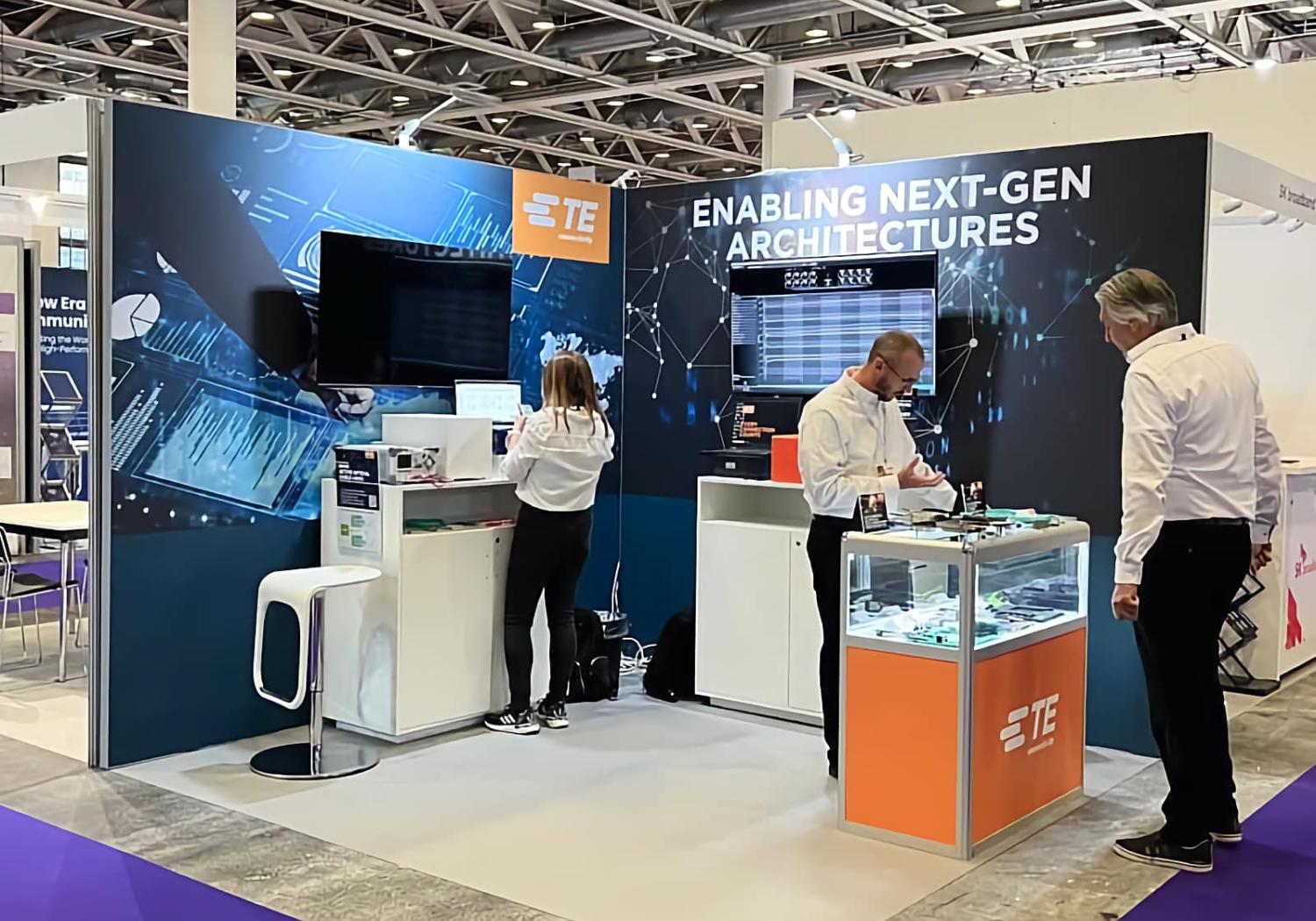 Stand for TE, 2 walls, 3 counters, 2 TV screens