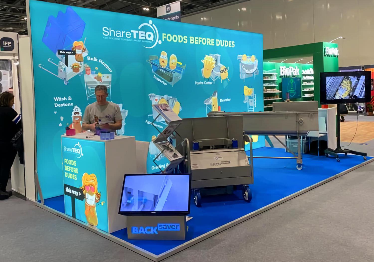 Shareteq backlit back wall stand